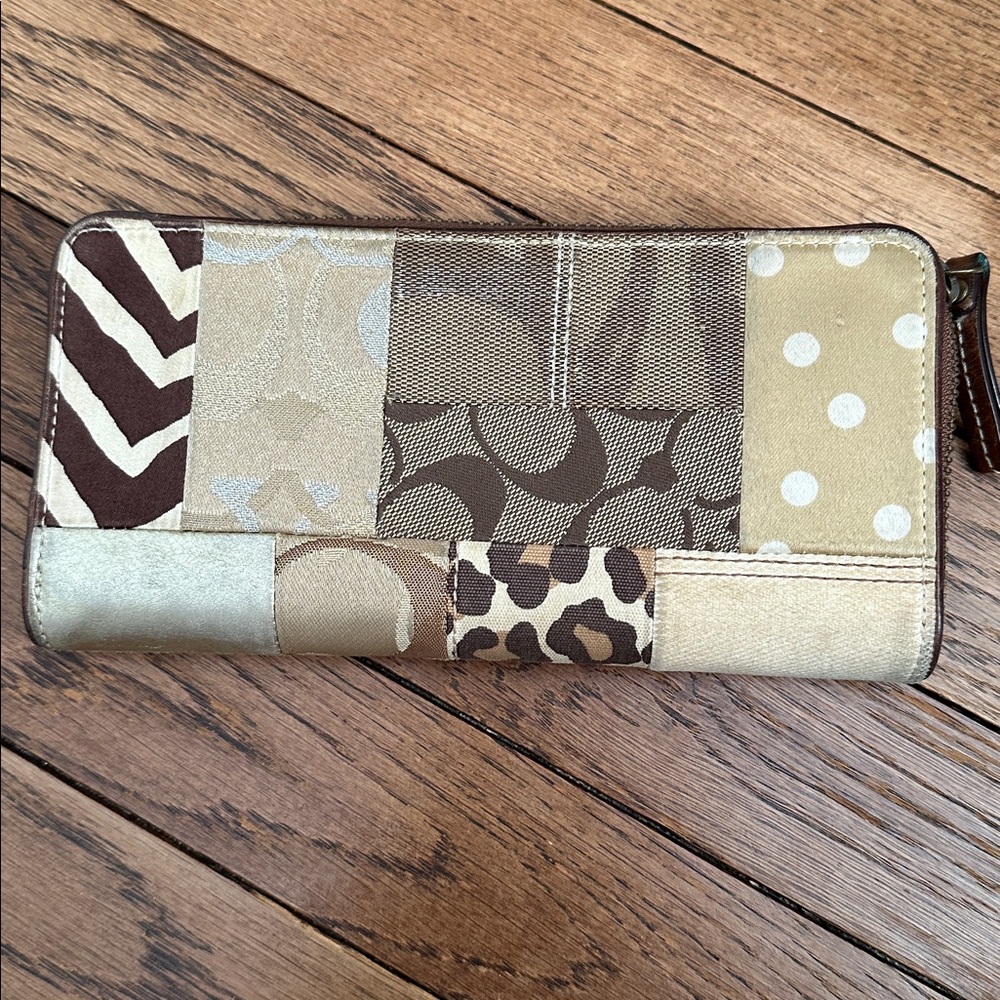 Coach Ergo  Patchwork Stylish Brown and Cream Women's Bag and Wallet  Set - Picture 3 of 10